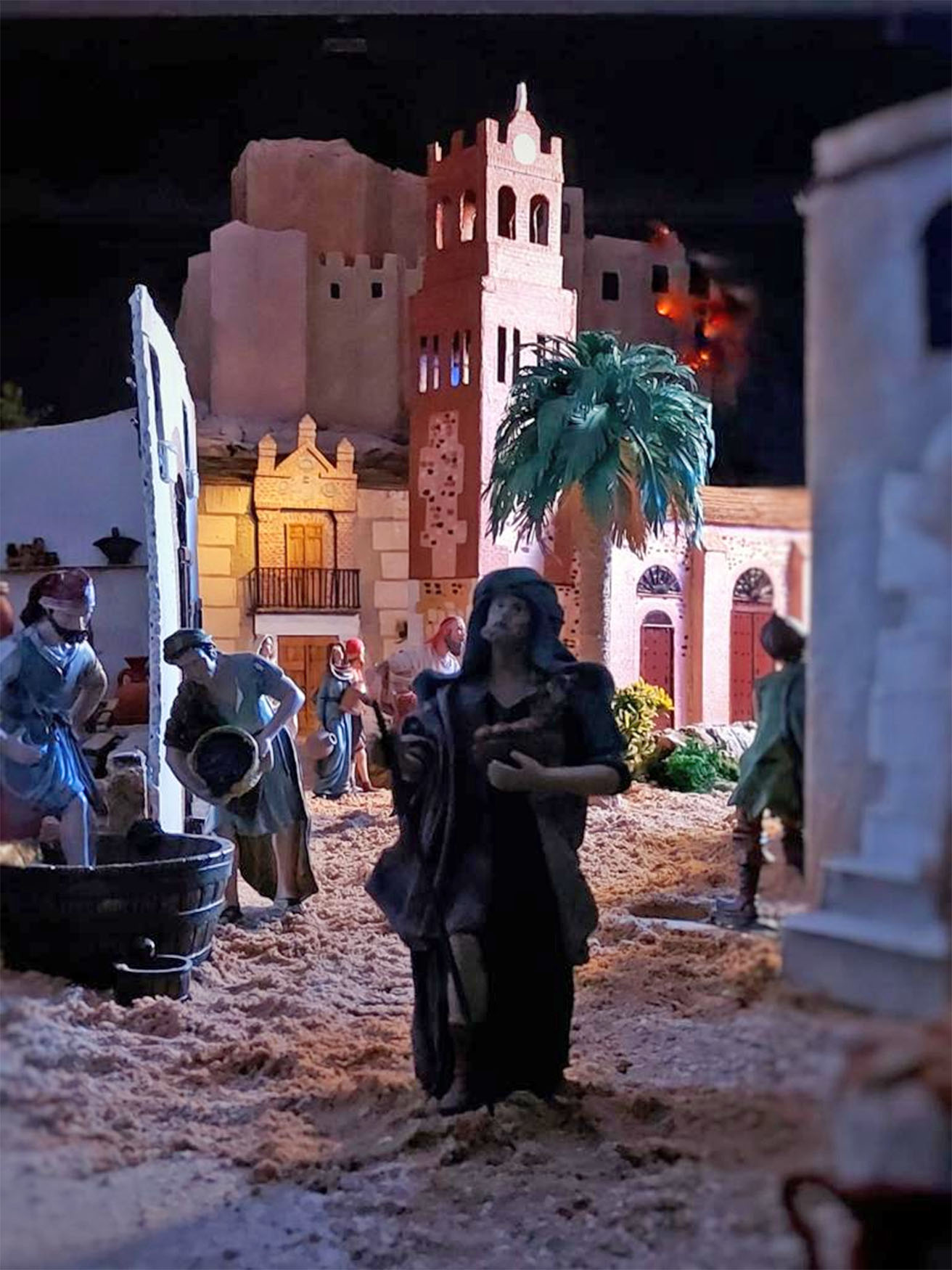 La Iglesia de San Jorge y el Palacio de la Clavería también están representados en el Belén de Aldea del Rey
